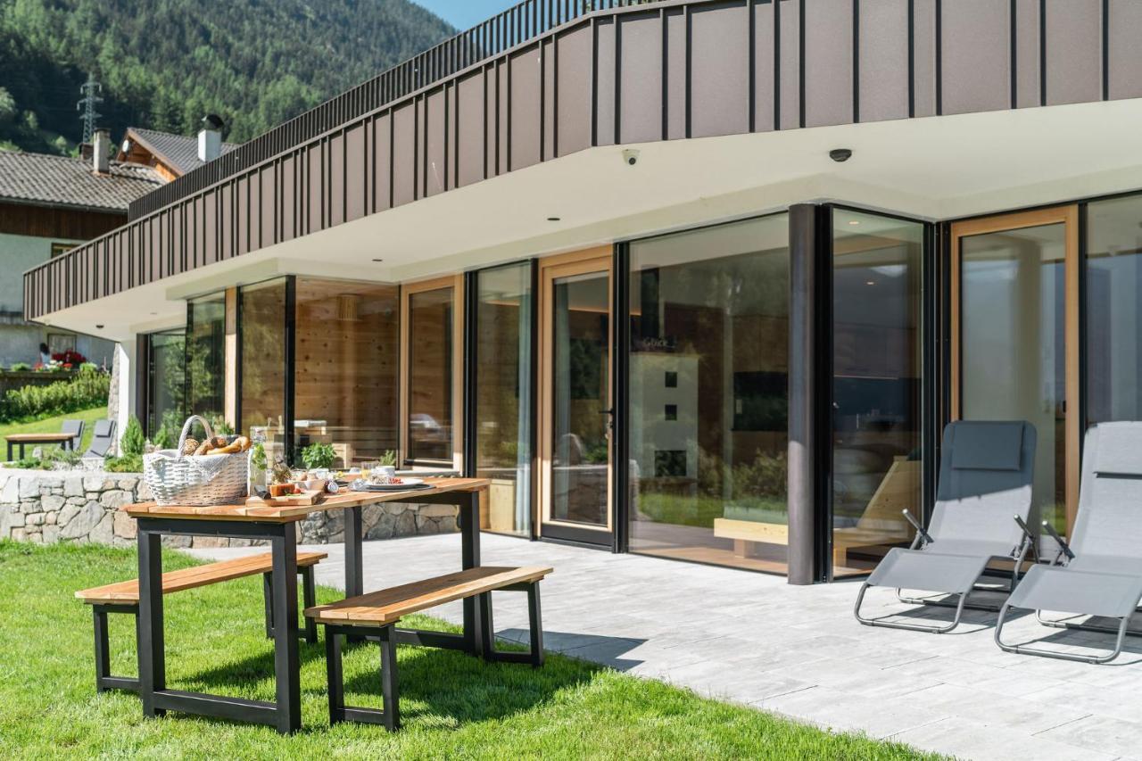 Innermoser Bauernhof - Chalets Molini di Tures Buitenkant foto
